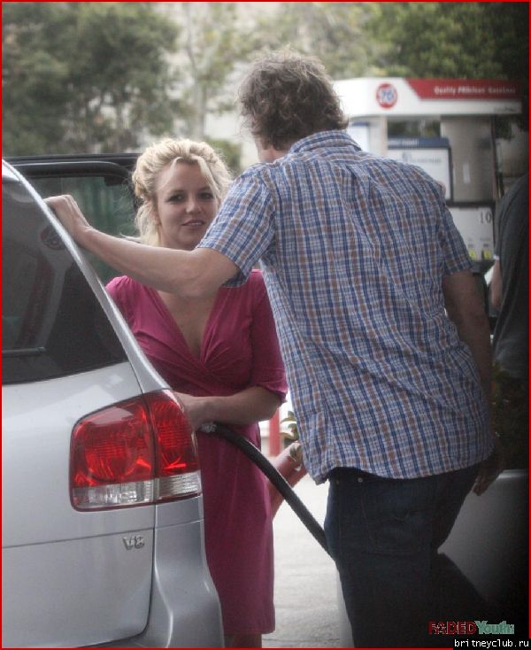 Бритни и Джейсон в Брентвуде16.jpg(Бритни Спирс, Britney Spears)