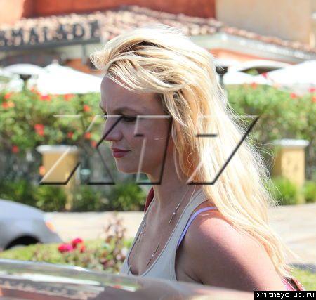 Бритни с отцом в Калабасасе19.jpg(Бритни Спирс, Britney Spears)