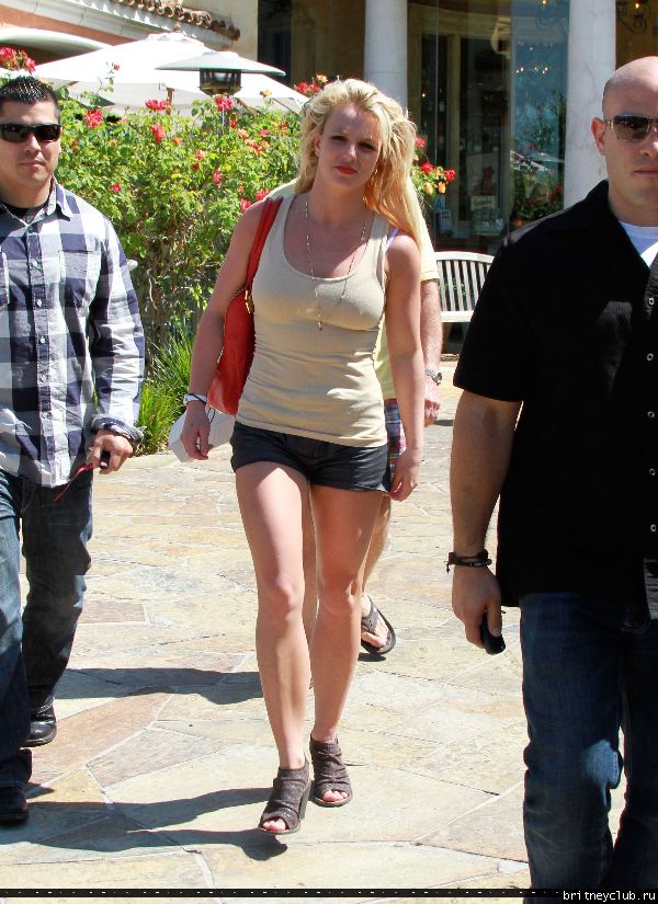 Бритни с отцом в Калабасасе23.jpg(Бритни Спирс, Britney Spears)