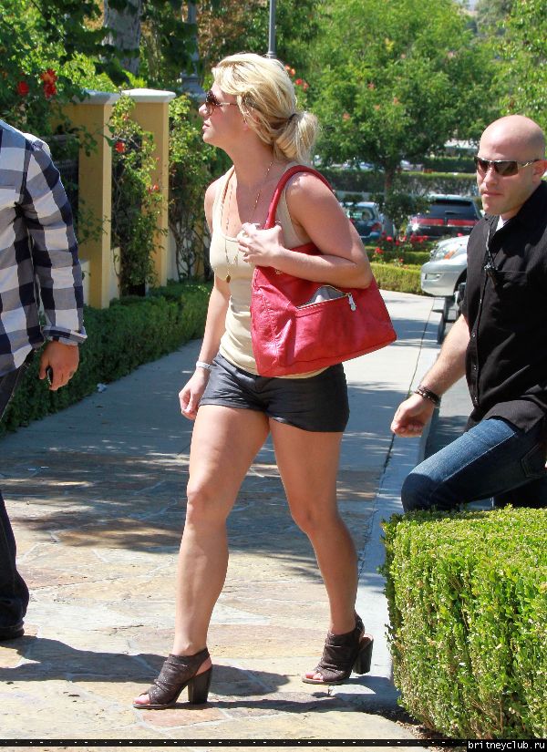 Бритни с отцом в Калабасасе31.jpg(Бритни Спирс, Britney Spears)