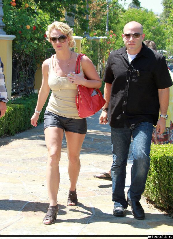 Бритни с отцом в Калабасасе33.jpg(Бритни Спирс, Britney Spears)
