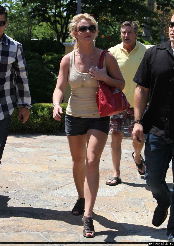 Бритни с отцом в Калабасасе47.jpg(Бритни Спирс, Britney Spears)