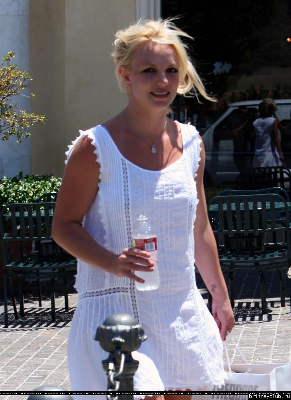Бритни на шоппинге в Калабасасе19.jpg(Бритни Спирс, Britney Spears)