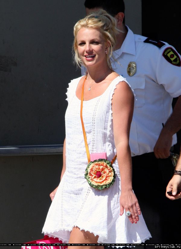 Бритни на шоппинге в Калабасасе27.jpg(Бритни Спирс, Britney Spears)