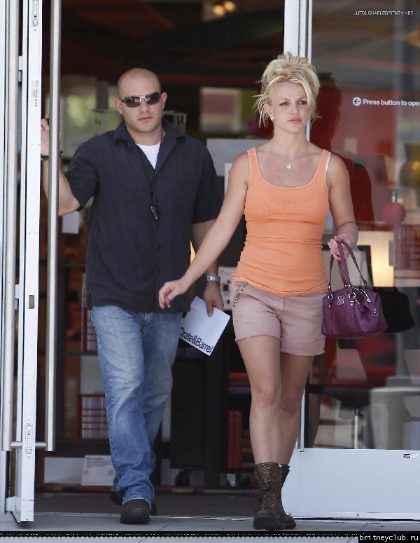 Бритни в Sherman Oaks04.jpg(Бритни Спирс, Britney Spears)