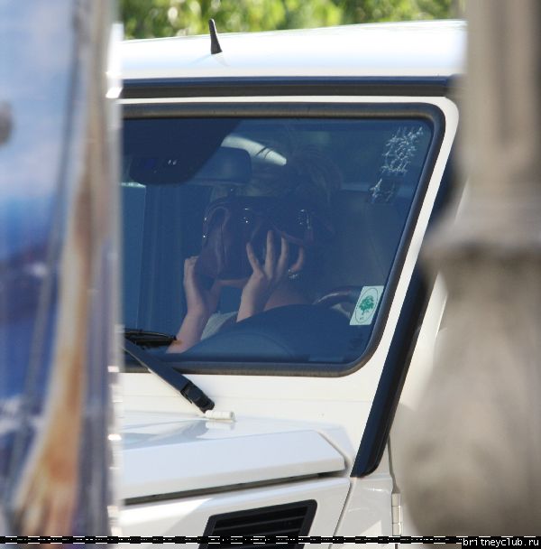 Бритни возле Starbucks08.jpg(Бритни Спирс, Britney Spears)