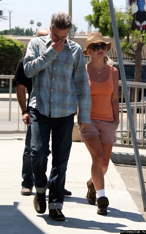 Бритни и Джейсон в Starbucks06.jpg(Бритни Спирс, Britney Spears)