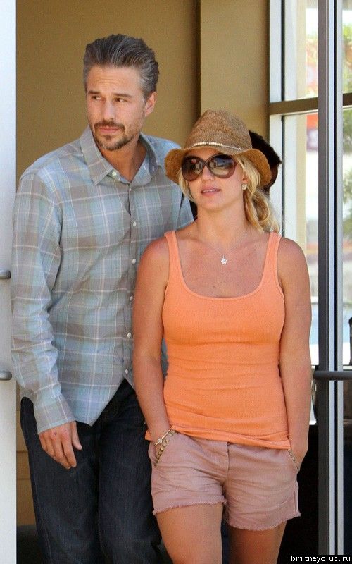 Бритни и Джейсон в Starbucks16.jpg(Бритни Спирс, Britney Spears)
