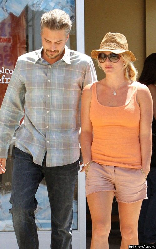 Бритни и Джейсон в Starbucks20.jpg(Бритни Спирс, Britney Spears)
