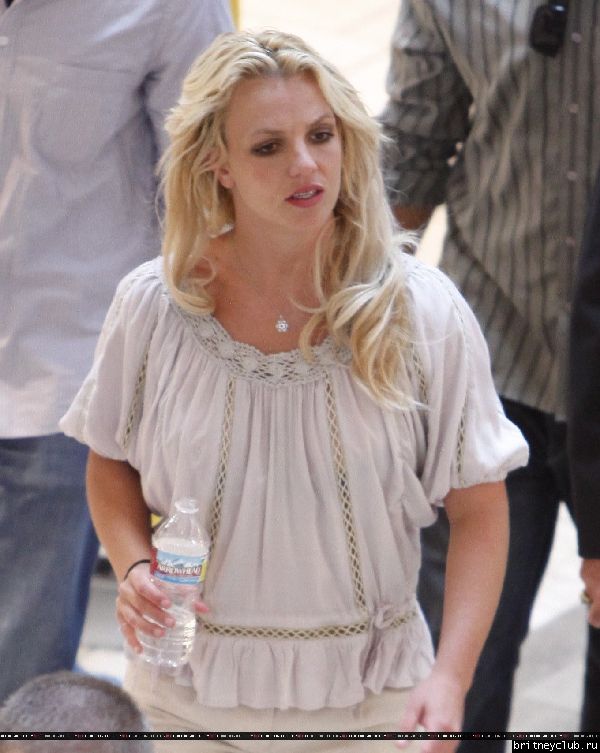 Бритни на шоппинге в Topanga Mall21.jpg(Бритни Спирс, Britney Spears)