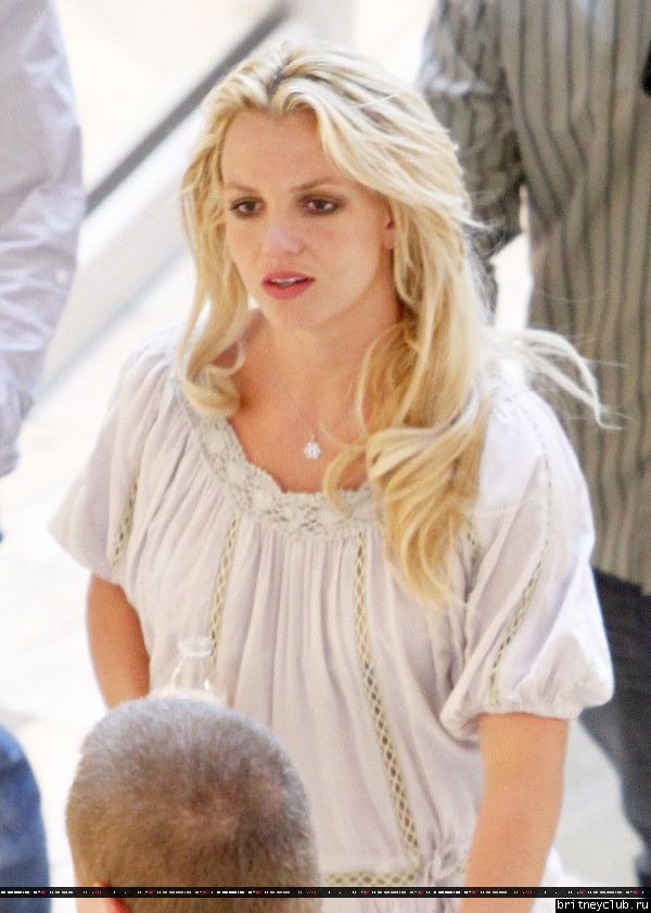 Бритни на шоппинге в Topanga Mall22.jpg(Бритни Спирс, Britney Spears)