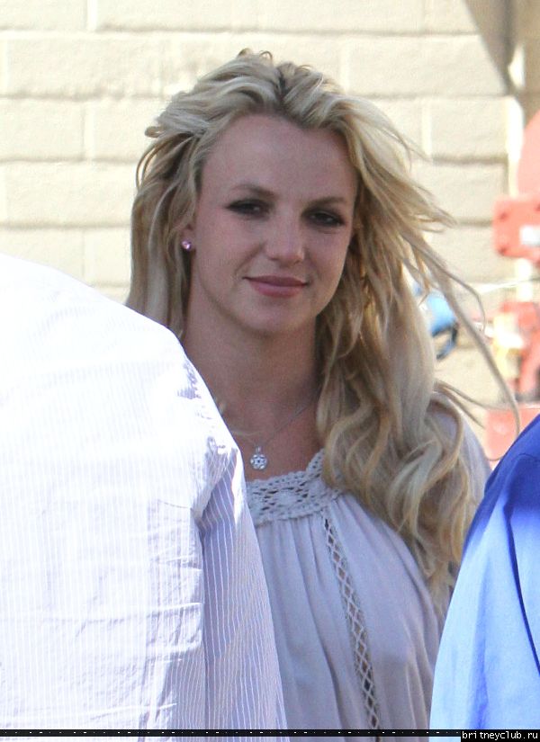 Бритни на шоппинге в Topanga Mall36.jpg(Бритни Спирс, Britney Spears)