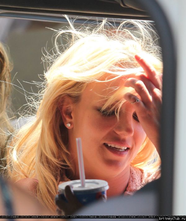 Бритни с детьми в Калабасасе61.jpg(Бритни Спирс, Britney Spears)