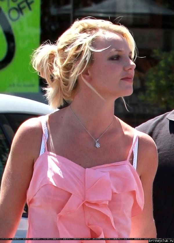 Бритни и Джейсон на шоппинге в Калабасасе03.jpg(Бритни Спирс, Britney Spears)