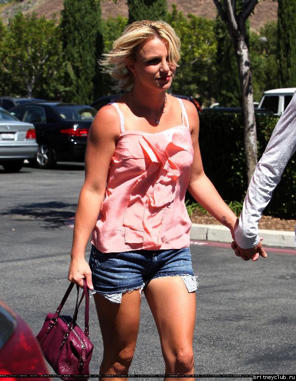 Бритни и Джейсон на шоппинге в Калабасасе29.jpg(Бритни Спирс, Britney Spears)