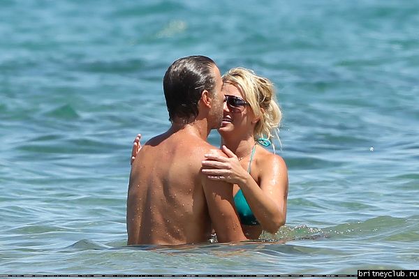 Бритни и Джейсон на Гавайях08.jpg(Бритни Спирс, Britney Spears)