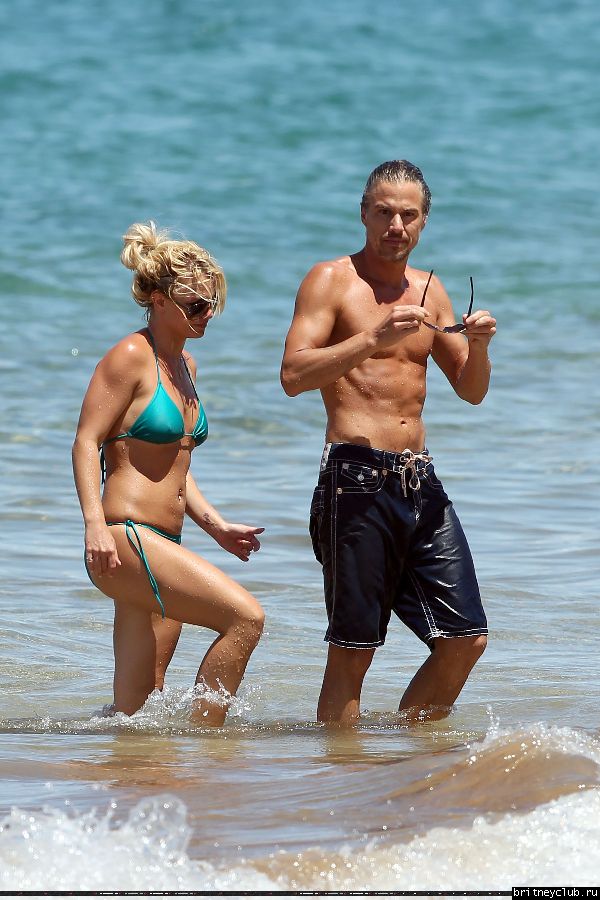 Бритни и Джейсон на Гавайях18.jpg(Бритни Спирс, Britney Spears)
