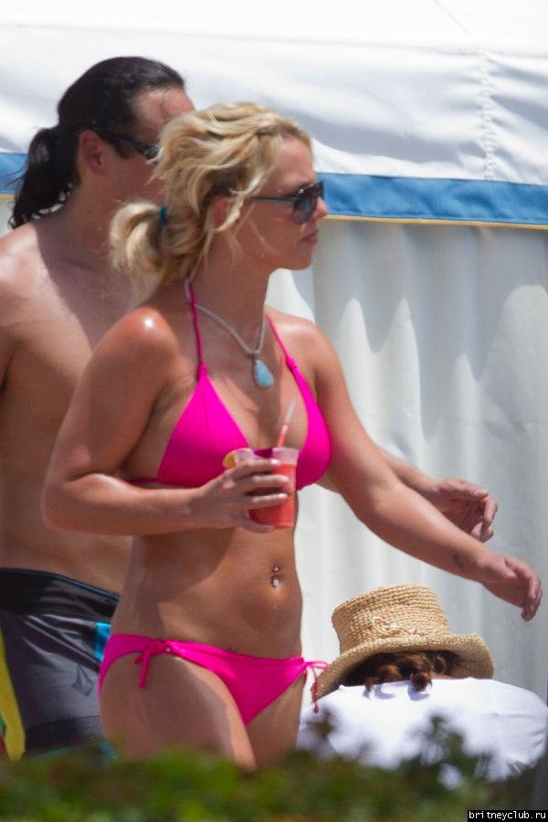 Бритни и Джейсон на Гавайях21.jpg(Бритни Спирс, Britney Spears)