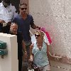 Бритни и Джейсон делают покупки на Гавайях