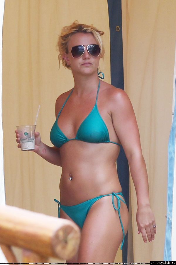 Бритни и Джейсон отдыхают в отеле018.jpg(Бритни Спирс, Britney Spears)