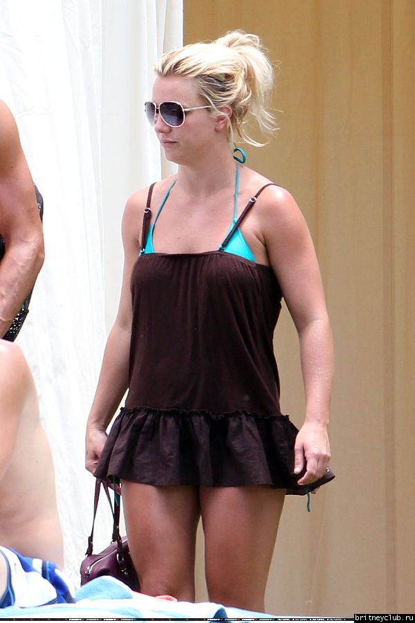 Бритни и Джейсон отдыхают в отеле028.jpg(Бритни Спирс, Britney Spears)