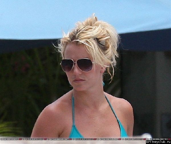 Бритни и Джейсон отдыхают в отеле097.jpg(Бритни Спирс, Britney Spears)