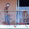 Бритни и Джейсон на балконе в отеле Oceanfront Resort
