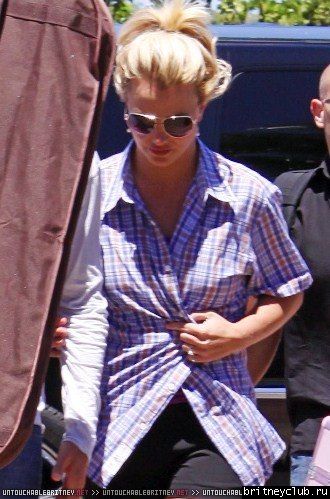 Бритни и Джейсон в гавайском аэропорту01.jpg(Бритни Спирс, Britney Spears)