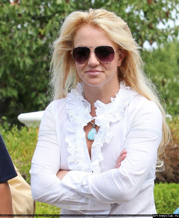 Бритни в Калабасасе13.jpg(Бритни Спирс, Britney Spears)