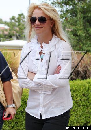 Бритни в Калабасасе25.jpg(Бритни Спирс, Britney Spears)