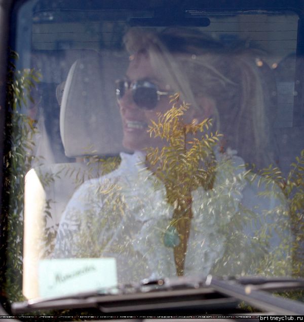 Бритни в Калабасасе66.jpg(Бритни Спирс, Britney Spears)