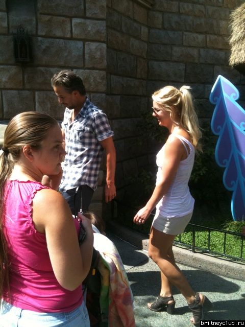 Бритни с детьми в ДиснейЛенде2.jpg(Бритни Спирс, Britney Spears)