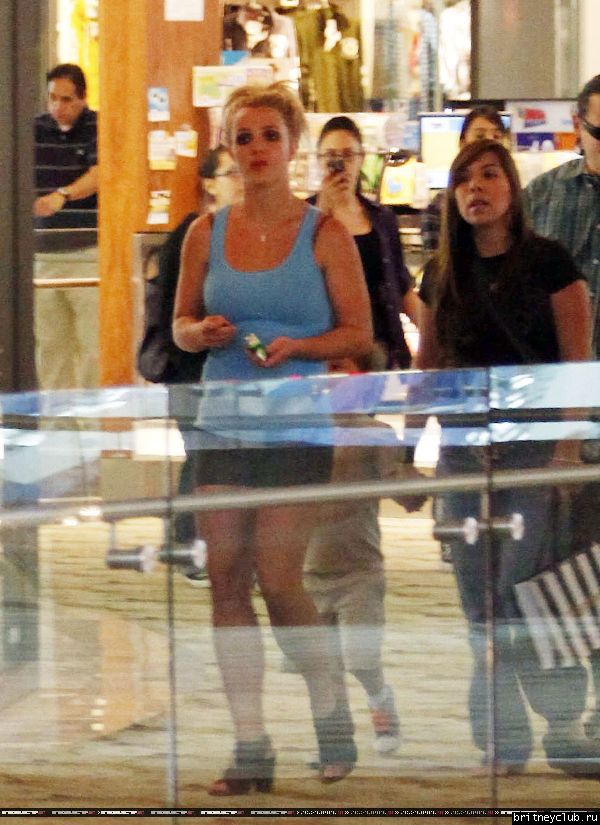 Бритни  в Вудленд Хиллз20.jpg(Бритни Спирс, Britney Spears)