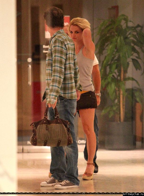 Бритни в Беверли Хиллз08.jpg(Бритни Спирс, Britney Spears)