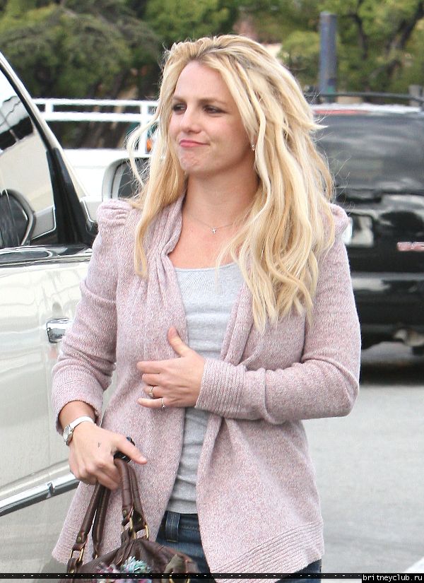 Бритни делает покупки в Санта Монике38.jpg(Бритни Спирс, Britney Spears)