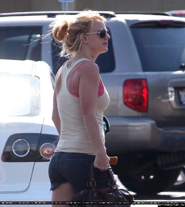 Бритни и Джейсон в Калабасасе44.jpg(Бритни Спирс, Britney Spears)