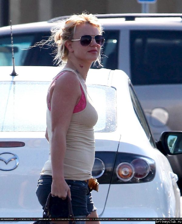 Бритни и Джейсон в Калабасасе68.jpg(Бритни Спирс, Britney Spears)