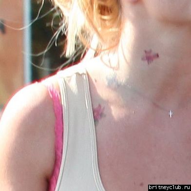 Бритни и Джейсон в Калабасасе80.jpg(Бритни Спирс, Britney Spears)