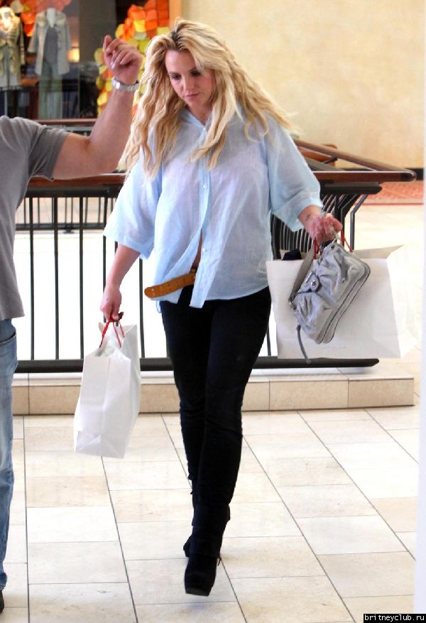 Бритни в Thousand Oaks012.jpg(Бритни Спирс, Britney Spears)