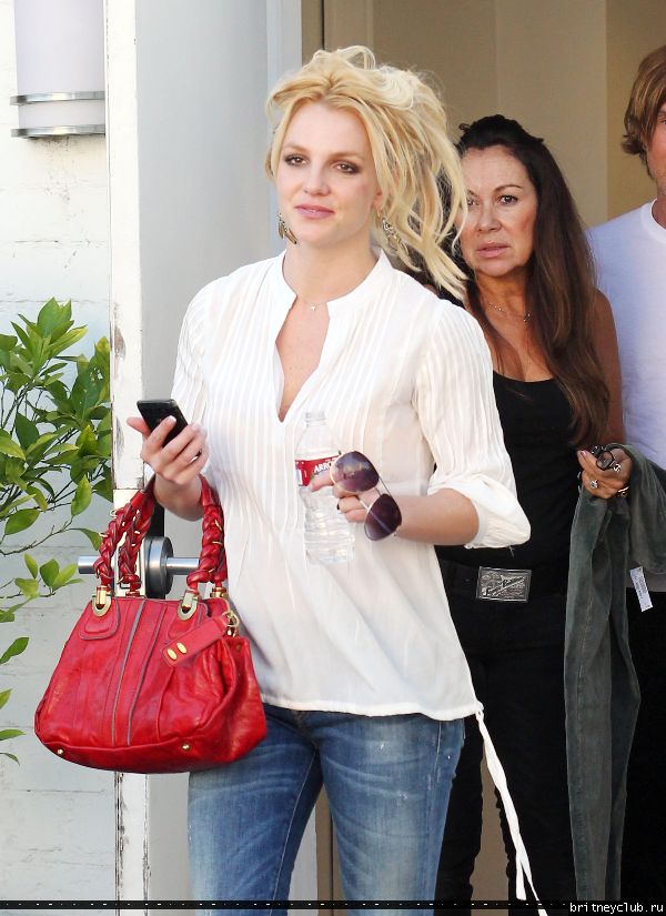 Бритни в Беверли Хиллз08.jpg(Бритни Спирс, Britney Spears)