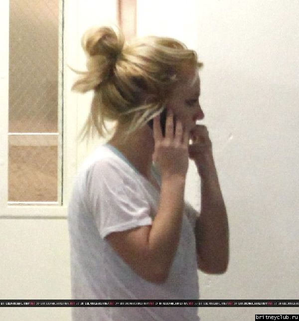 Бритни и Джейсон в Беверли Хиллз02.jpg(Бритни Спирс, Britney Spears)