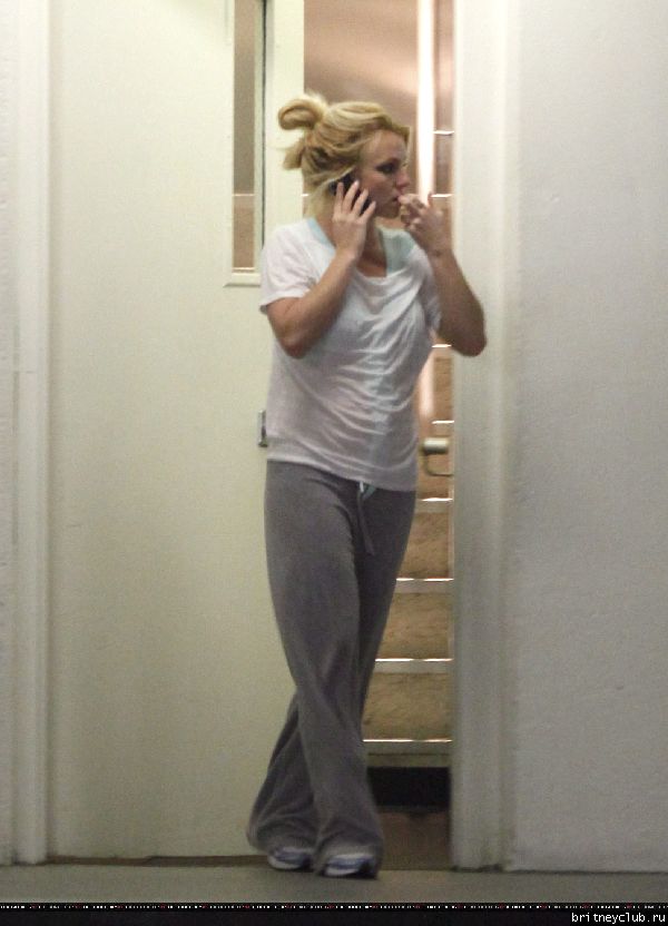 Бритни и Джейсон в Беверли Хиллз18.jpg(Бритни Спирс, Britney Spears)