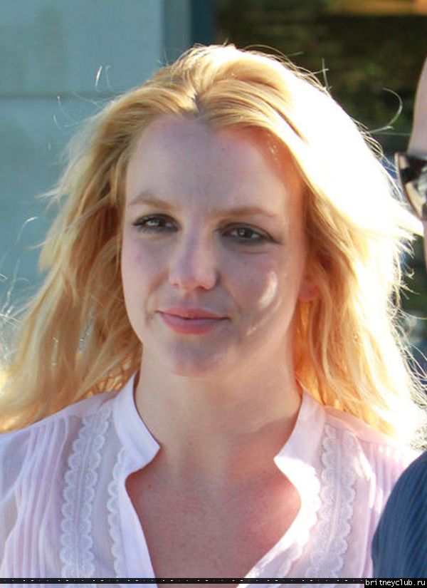 Бритни делает покупки в Лос-Анджелесе33.jpg(Бритни Спирс, Britney Spears)