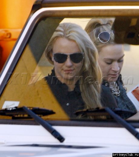 Бритни делает покупки в Topanga Plaza Mall23.jpg(Бритни Спирс, Britney Spears)