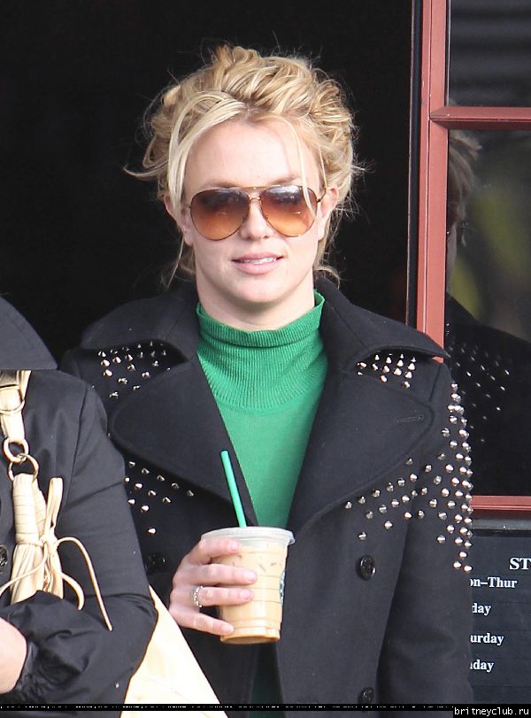 Бритни в Калабасасе50.jpg(Бритни Спирс, Britney Spears)