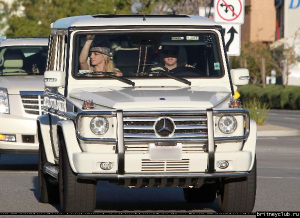Бритни и Джейсон посещают агентство William Morris Endeavor19.jpg(Бритни Спирс, Britney Spears)