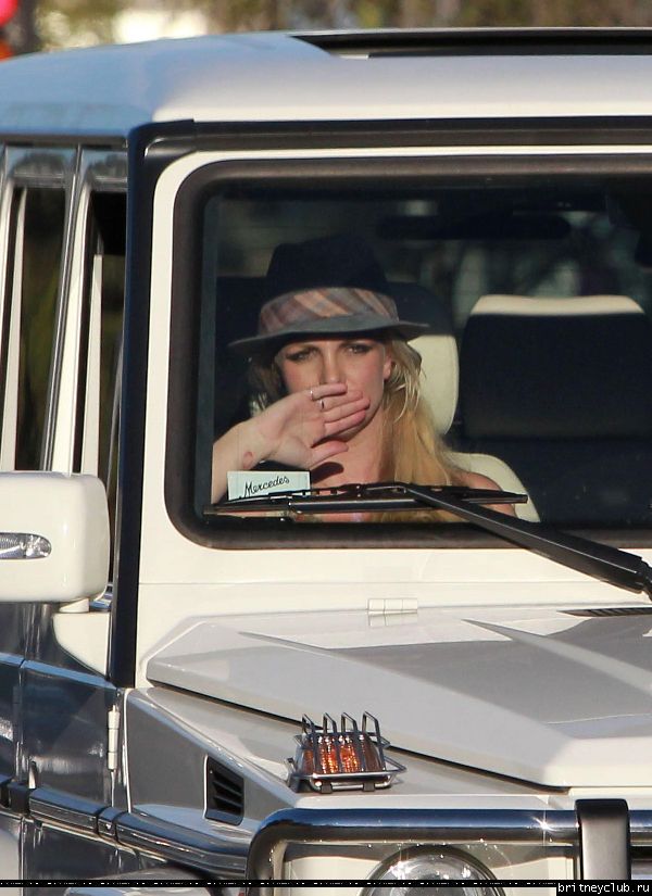Бритни и Джейсон посещают агентство William Morris Endeavor20.jpg(Бритни Спирс, Britney Spears)