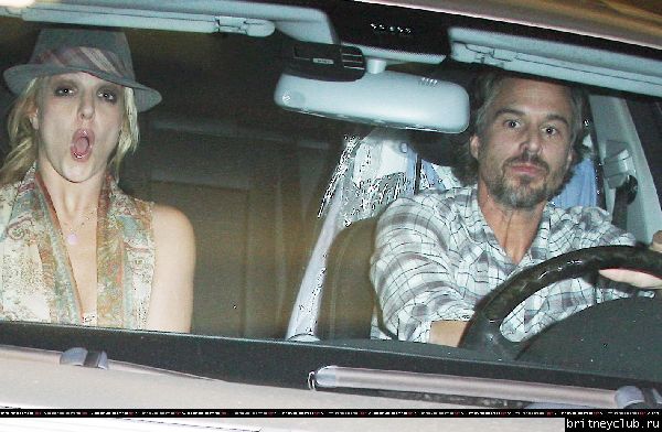 Бритни и Джейсон посещают агентство William Morris Endeavor51.jpg(Бритни Спирс, Britney Spears)