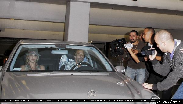 Бритни и Джейсон посещают агентство William Morris Endeavor72.jpg(Бритни Спирс, Britney Spears)