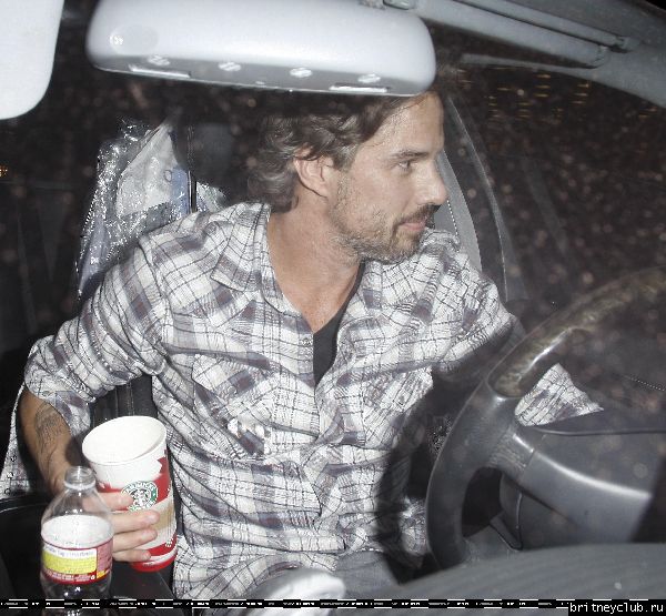Бритни и Джейсон посещают агентство William Morris Endeavor91.jpg(Бритни Спирс, Britney Spears)